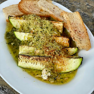 Calabacín con Queso Salsa de Manchego Pesto